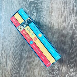 Survivors Erin Hunter Dogs Paperback Box Set